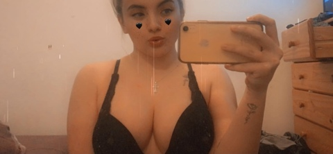 alouise1999x onlyfans leaked picture 1