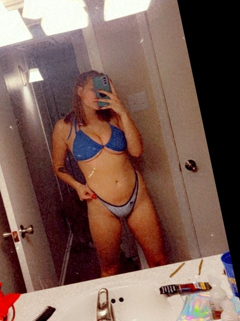 babygirll32 onlyfans leaked picture 1