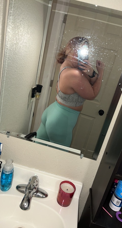 carolinekay97 onlyfans leaked picture 1