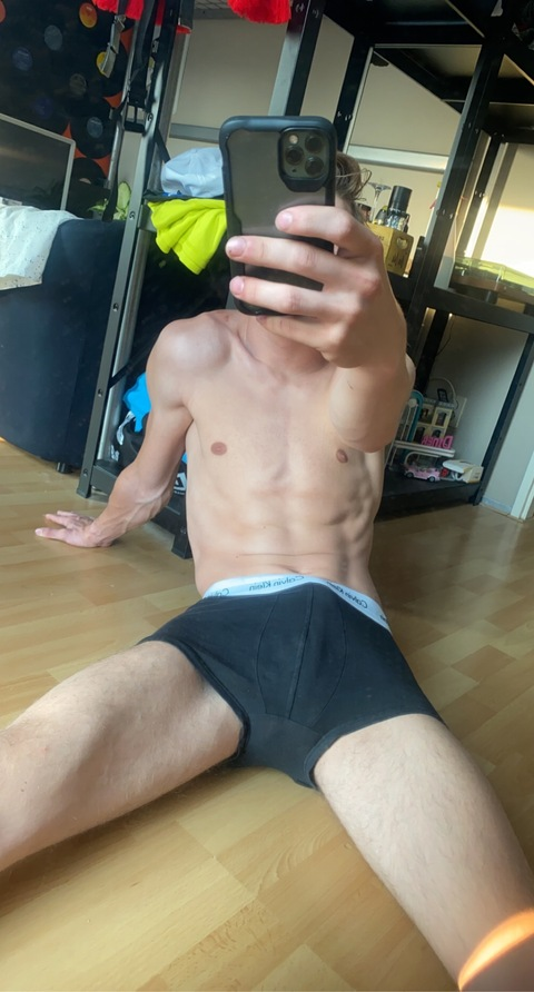 deanamillie20 onlyfans leaked picture 1