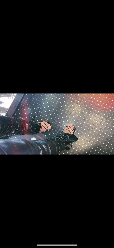 flawlyssfantasyyfree onlyfans leaked picture 1