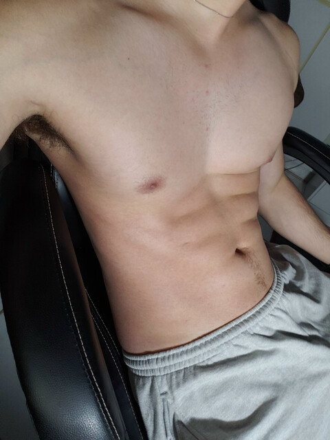 hungraleigh onlyfans leaked picture 2