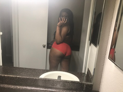 juicyy_baee onlyfans leaked picture 1