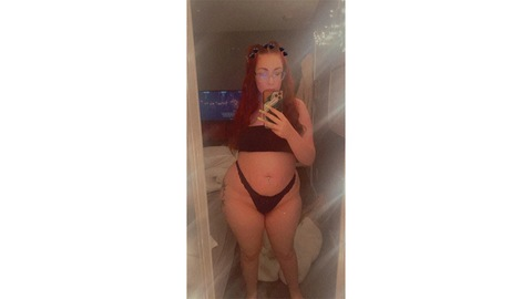 kayllaxxxx onlyfans leaked picture 2