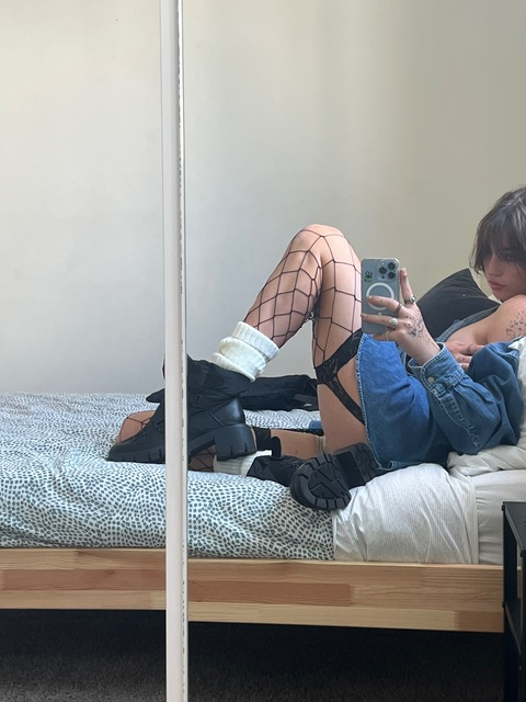 lo-ograce onlyfans leaked picture 1