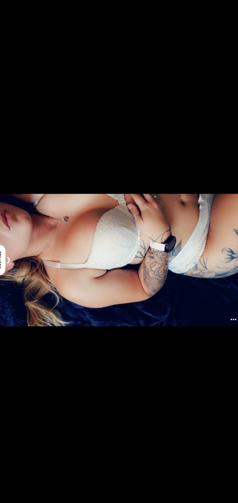 mrs.t.carpenter onlyfans leaked picture 1