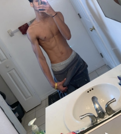 shelovetrae onlyfans leaked picture 1