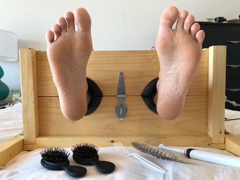 southernfeetandtickling onlyfans leaked picture 1