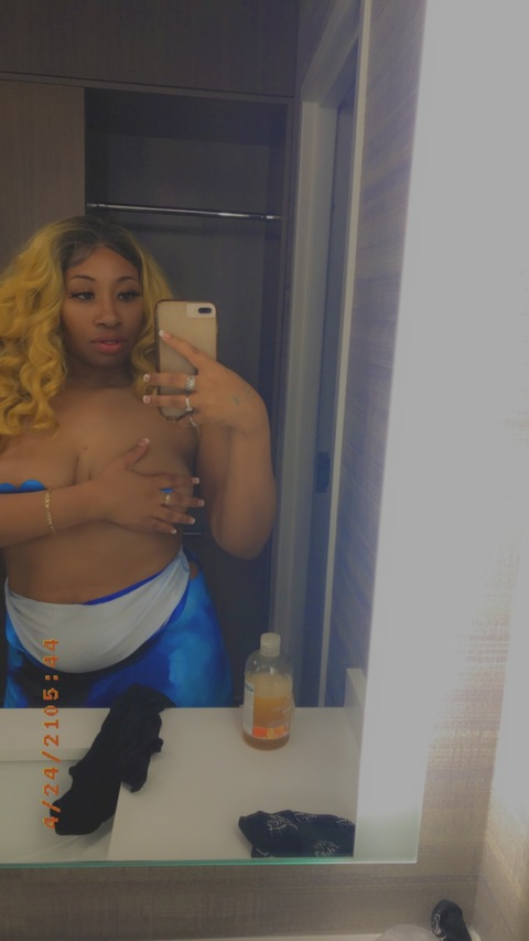 thickmedusa97 onlyfans leaked picture 1