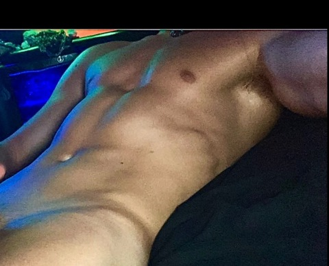 zacharyferguson onlyfans leaked picture 2